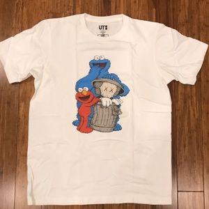 Uniqlo Kaws X Sesame Street T-Shirt Sz S